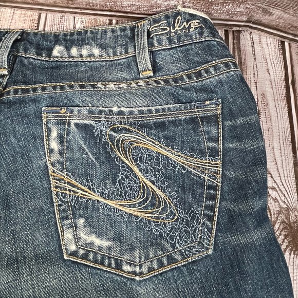 SILVER JEANS AIKO Women's 31 x 33 Flare Medium Blue Denim Jeans Distressed EUC - Picture 5 of 9